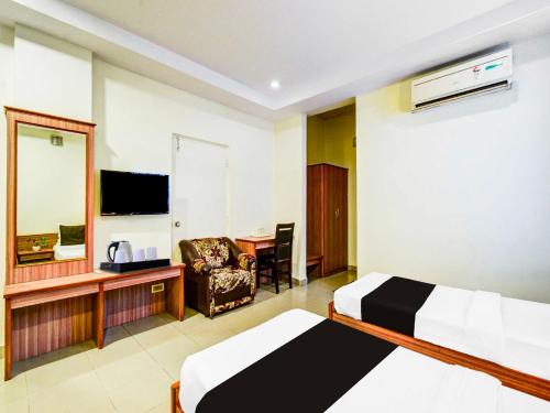 townhouse oak hyderabad lakdi ka pul metro station