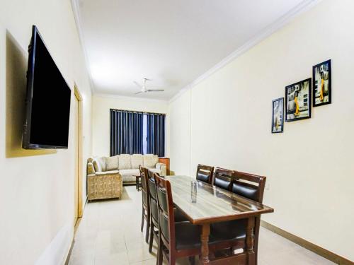 townhouse oak hyderabad lakdi ka pul metro station