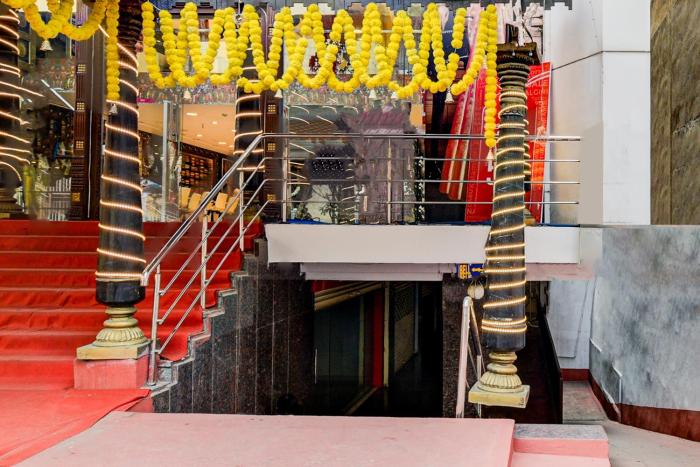 super collection o victoria memorial metro station formerly shanthaa residency