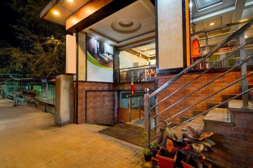 collection o kadugodi metro station