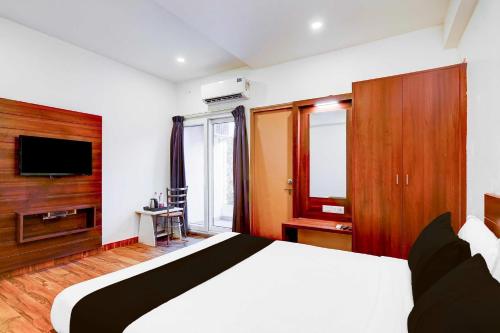 collection o kadugodi metro station