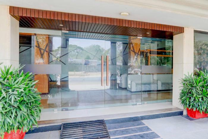 collection o gujarat anand city bus station