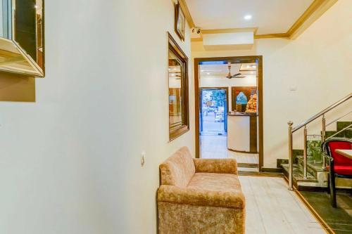 Hotel O Sindhi Camp,,4 star