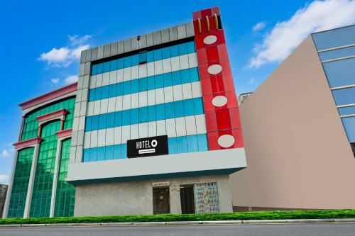 Hotel O Sindhi Camp,,4 star