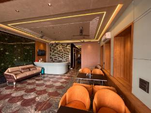 Hotel Dwarkadhish,,3 star