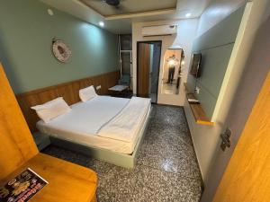 hotel dwarkadhish