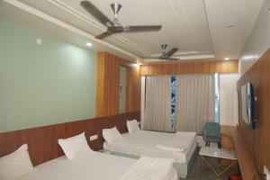 hotel dwarkadhish