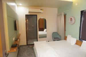 hotel dwarkadhish