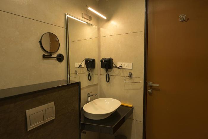 hotel sahana grand