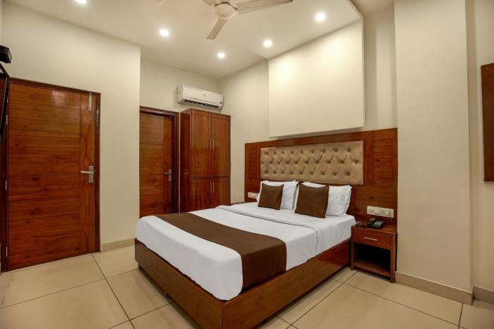 hotel rk residency opposite isbt sector 43 chandigarh