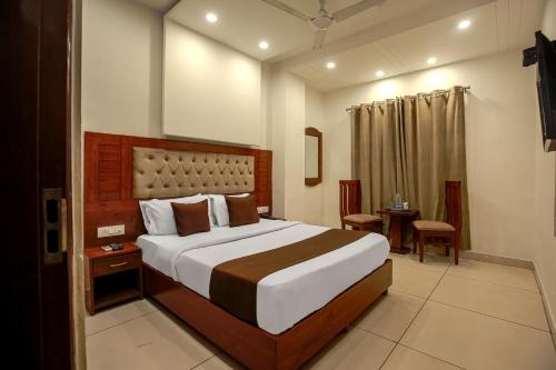 hotel rk residency opposite isbt sector 43 chandigarh