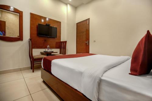 hotel rk residency opposite isbt sector 43 chandigarh