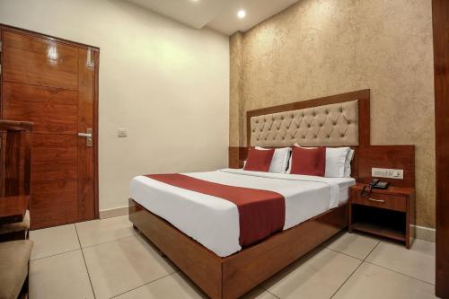 hotel rk residency opposite isbt sector 43 chandigarh