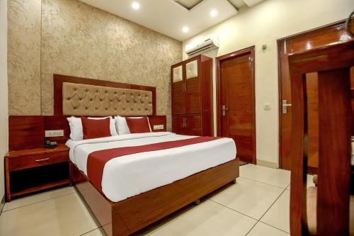 hotel rk residency opposite isbt sector 43 chandigarh