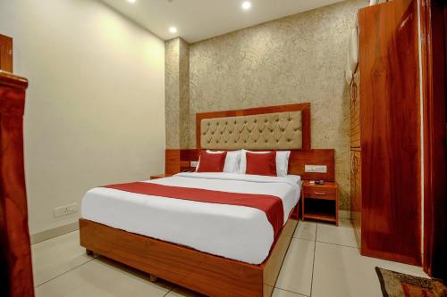 hotel rk residency opposite isbt sector 43 chandigarh