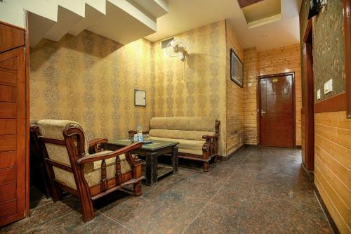 hotel rk residency opposite isbt sector 43 chandigarh