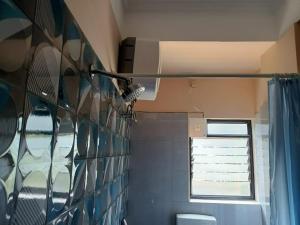 The Travellers Club,,2 star