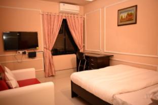 The Travellers Club,,2 star