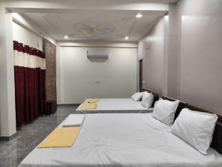 Royal Rudraksh Palace Paying Guest House ,,3 star