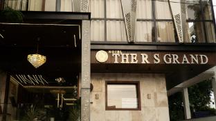 hotel the r s grand agra