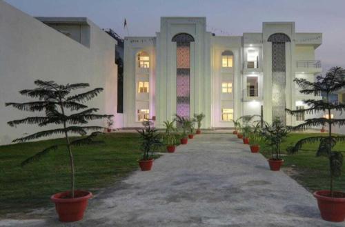 Rrooms Hotel Yamuna Palace,,0 star