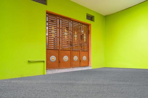 collection o puri beach market