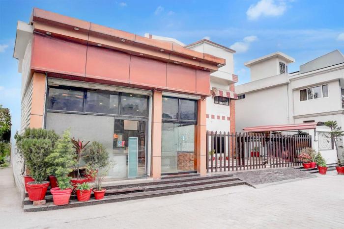 collection o lohiyapuram near dehradun railway station