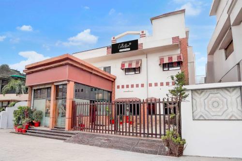 collection o lohiyapuram near dehradun railway station