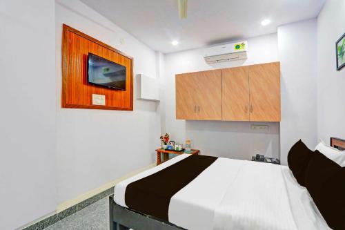 Collection O Karmanghat Near Tkr Khaman,,4 star