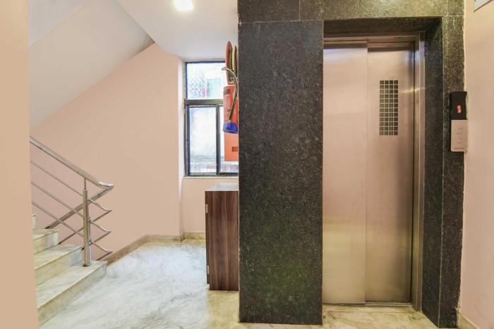 hotel o kolkata rabindra sadan metro station