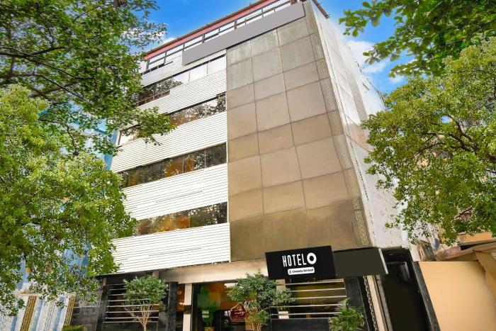 hotel o kolkata rabindra sadan metro station