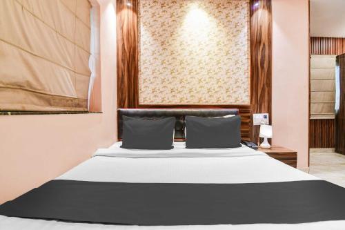 hotel o kolkata rabindra sadan metro station