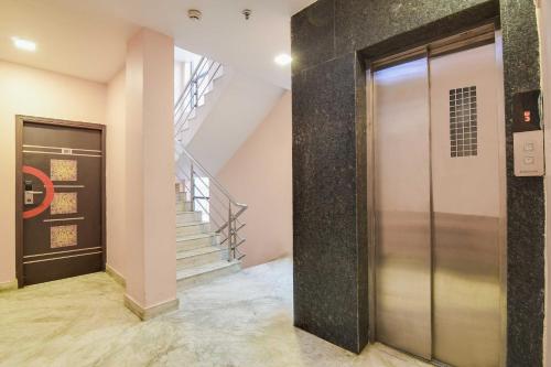 hotel o kolkata rabindra sadan metro station