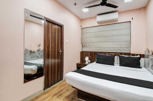 hotel o kolkata rabindra sadan metro station