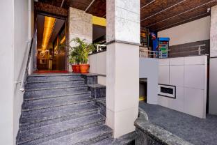 hotel o bangalore kr market metro station