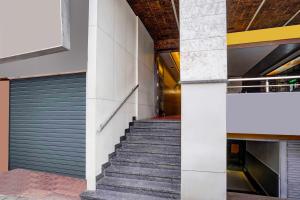 hotel o bangalore kr market metro station