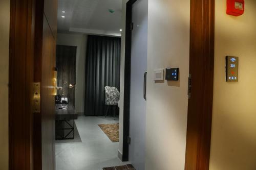 hotel mountain bliss new delhi
