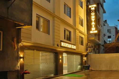 hotel mountain bliss new delhi