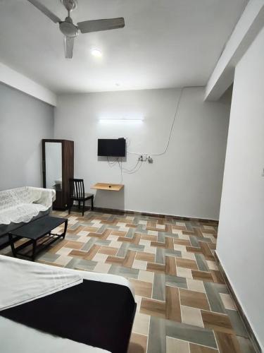 Rrooms Hotel Orphic Inn,,0 star