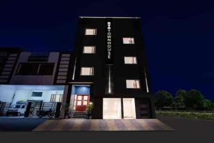 rrooms hotel awadh airport hotel