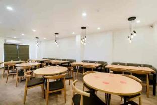 rrooms hotel awadh airport hotel