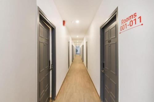 rrooms hotel awadh airport hotel