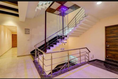 Rrooms Hotel Riddhi Inn,,0 star