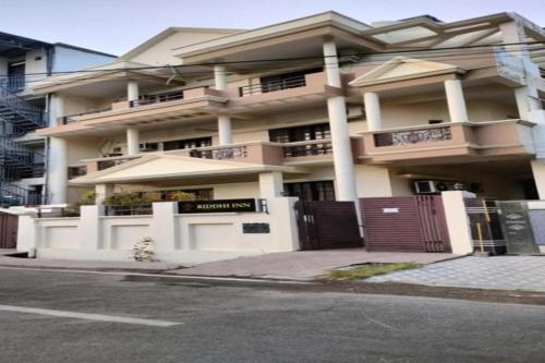 Rrooms Hotel Riddhi Inn,,0 star