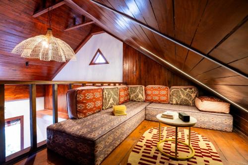 indulge mcleodganj by pack