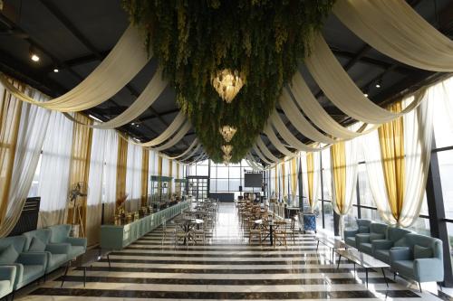 the hoften lotus court noida