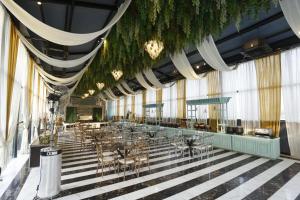 the hoften lotus court noida