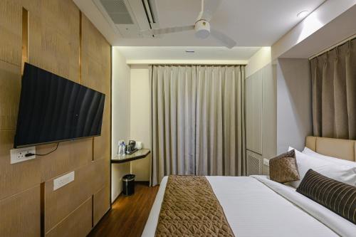 hotel grand girdhar premier