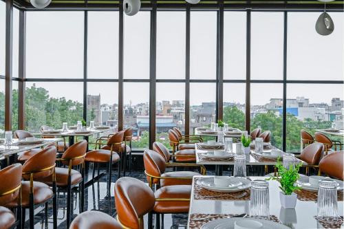 hotel grand girdhar premier