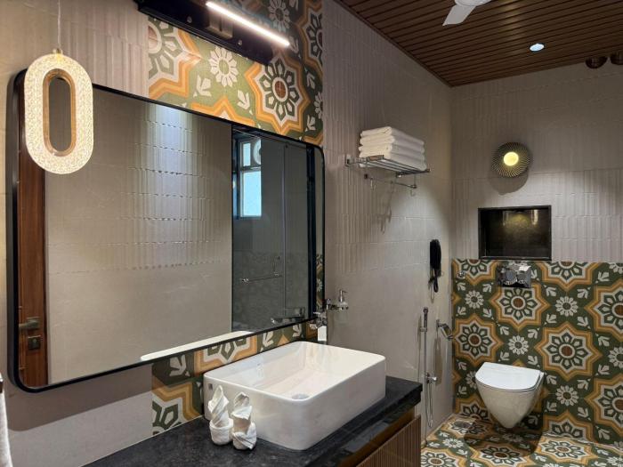 the luxury tiger at lake pichola